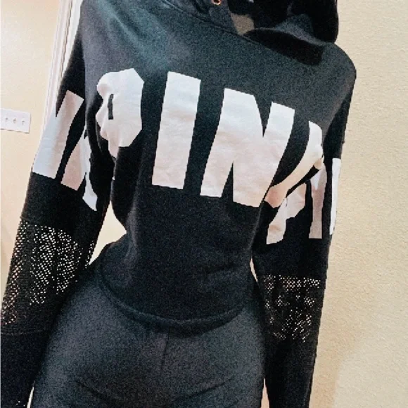 Outfit - Picture 2 of 2